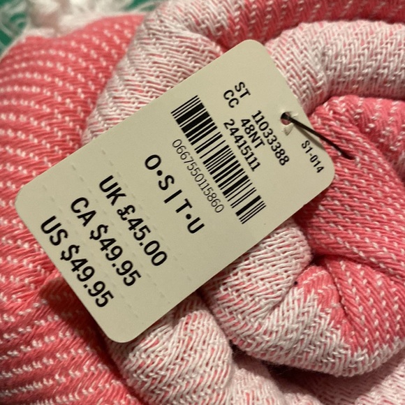 Pink blanket! New with tags! - Picture 4 of 4